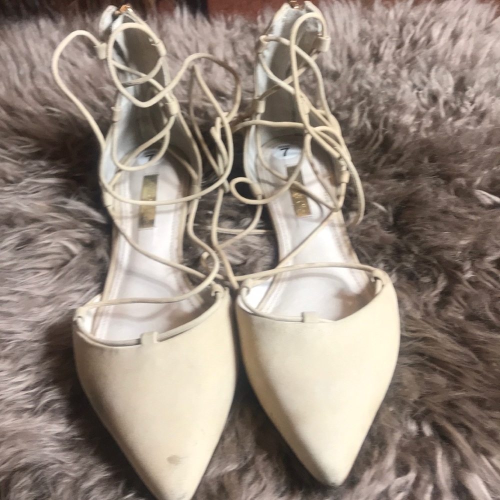 Louise et Cie Flat with extended shoe lace
